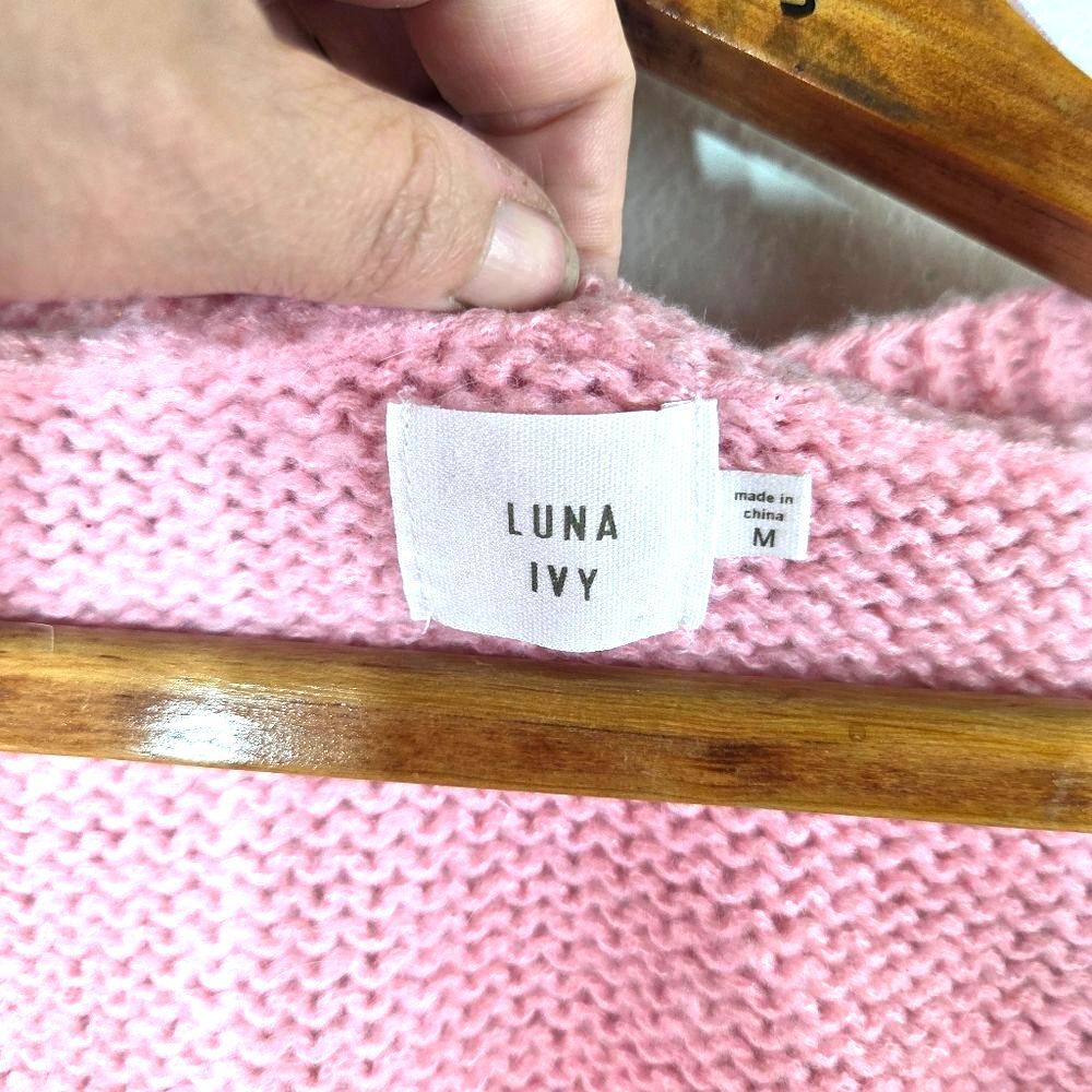 Luna Ivy Women's NWT Pink Heart-Embellished Women's Sweater Size Medium - Picture 10 of 11